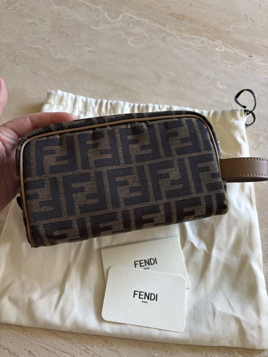 Fendi Custodie per cosmetici: Fendi Necessaire NEU – Nuovo (secondo la descrizione) da Unterägeri venduto da mar_96hk 1