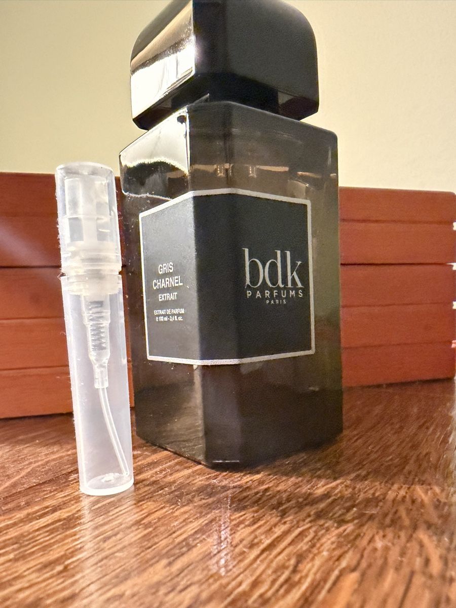 Profumi & Eau de Toilette: 3ml Gris Charnel BDK extrait – Usato da les Geneveys-sur-Coffrane venduto da Vente56