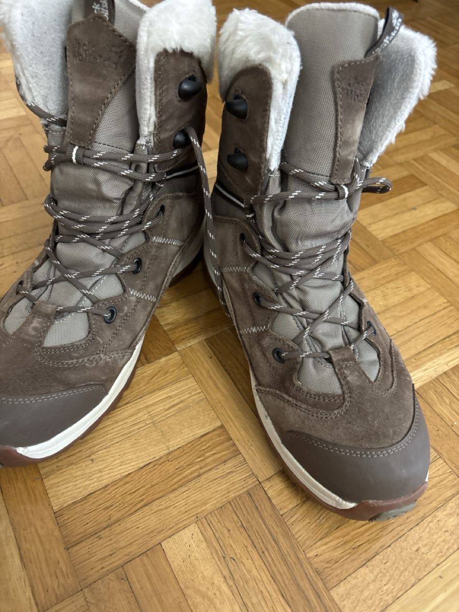 Jack Wolfskin Chaussures femmes: Robuste Wanderschuhe von Jack Wolfskin, Grösse 40.5. – D'occasion à Kriens par mir_v8ww 1