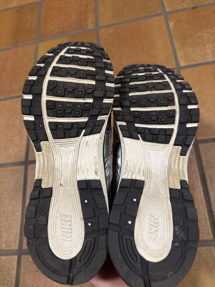 Nike Scarpe da uomo: Nike P6000  metalicsilber/grau Gr. 44.5 – Usato da Hombrechtikon venduto da AGNE01 3
