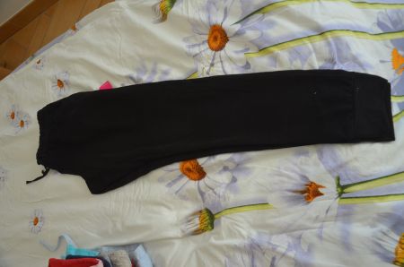 TAILLE 164 - HOSE NEU (FR 25.00)