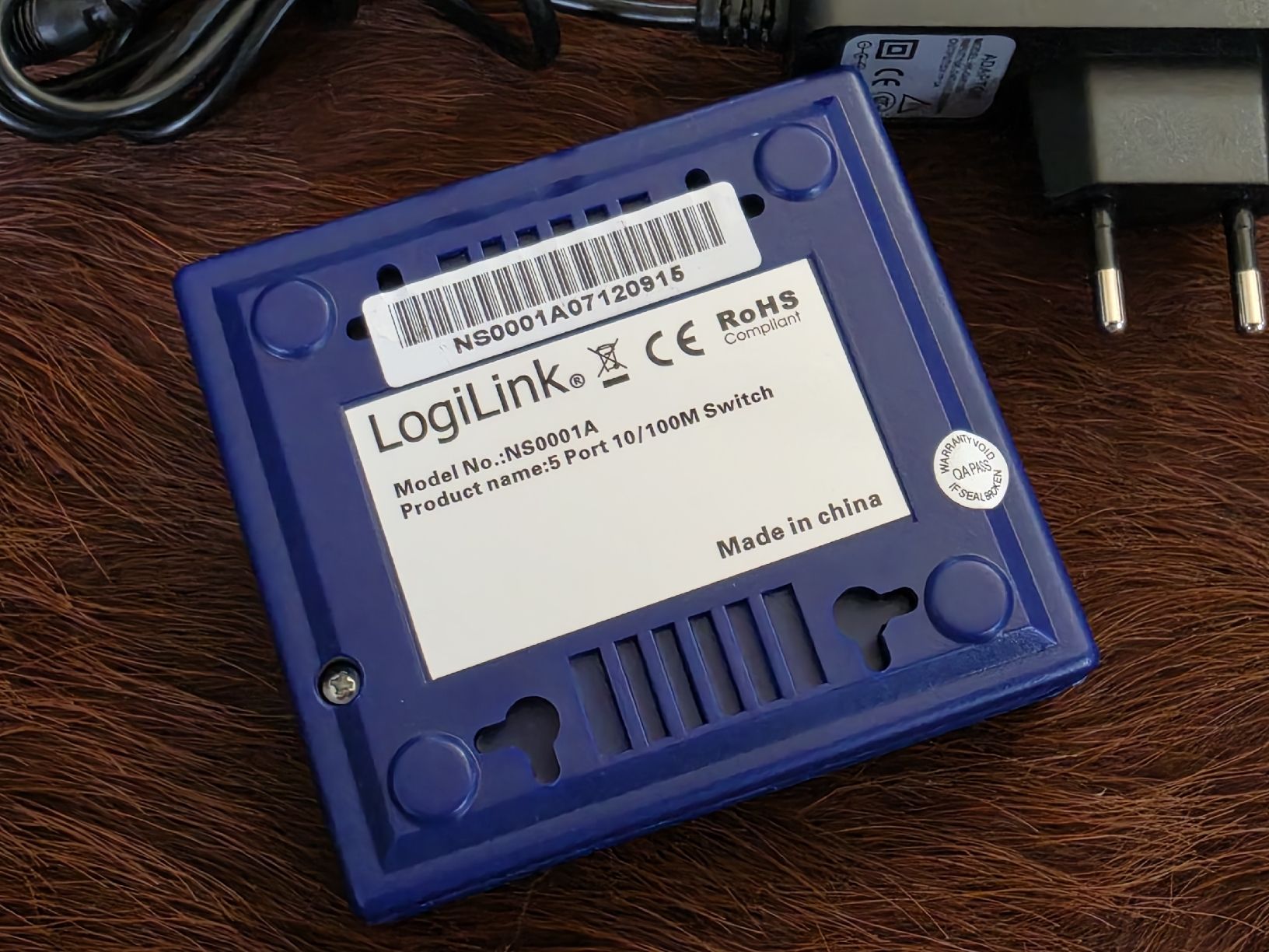 Hub & Switch: LogiLink 5 Port Switch – Usato da Dorf venduto da 2khtar 2