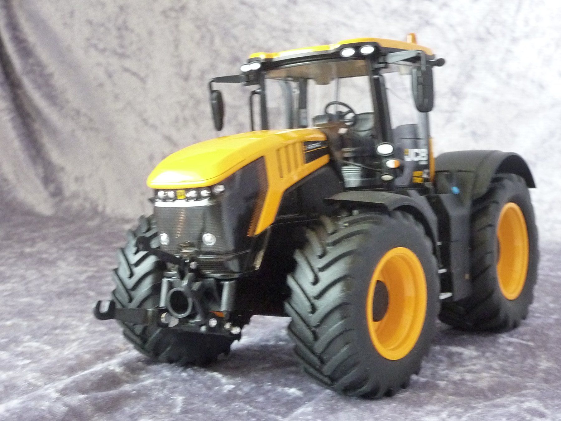 Wiking Modellbausätze & Standmodelle: JCB Fastrac 8330 1:32 – Neu (gemäss Beschreibung) aus Dürrenäsch von modellautos4you 6