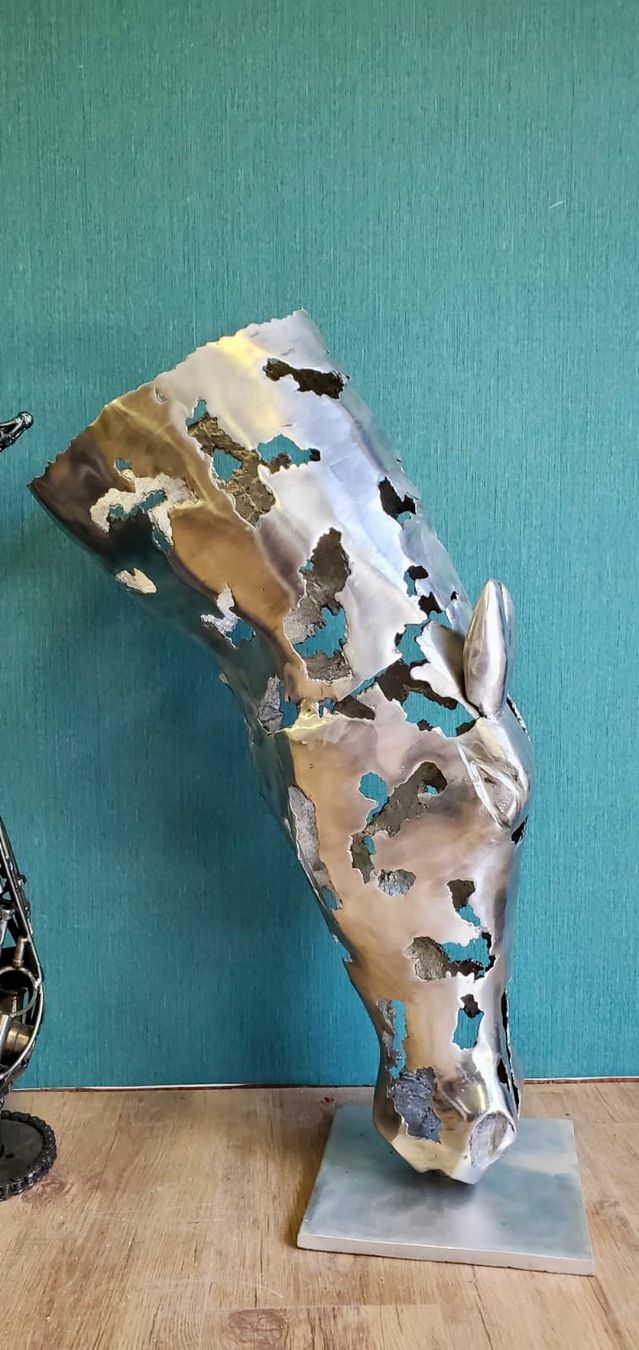 Skulpturen & Statuen: Pferdekopf Skulptur aus recyceltem Aluminium – Gebraucht aus Ottikon von san_w99n 3