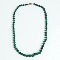 Superbe Collier de perles en malachite véritable. L: 67.5 cm