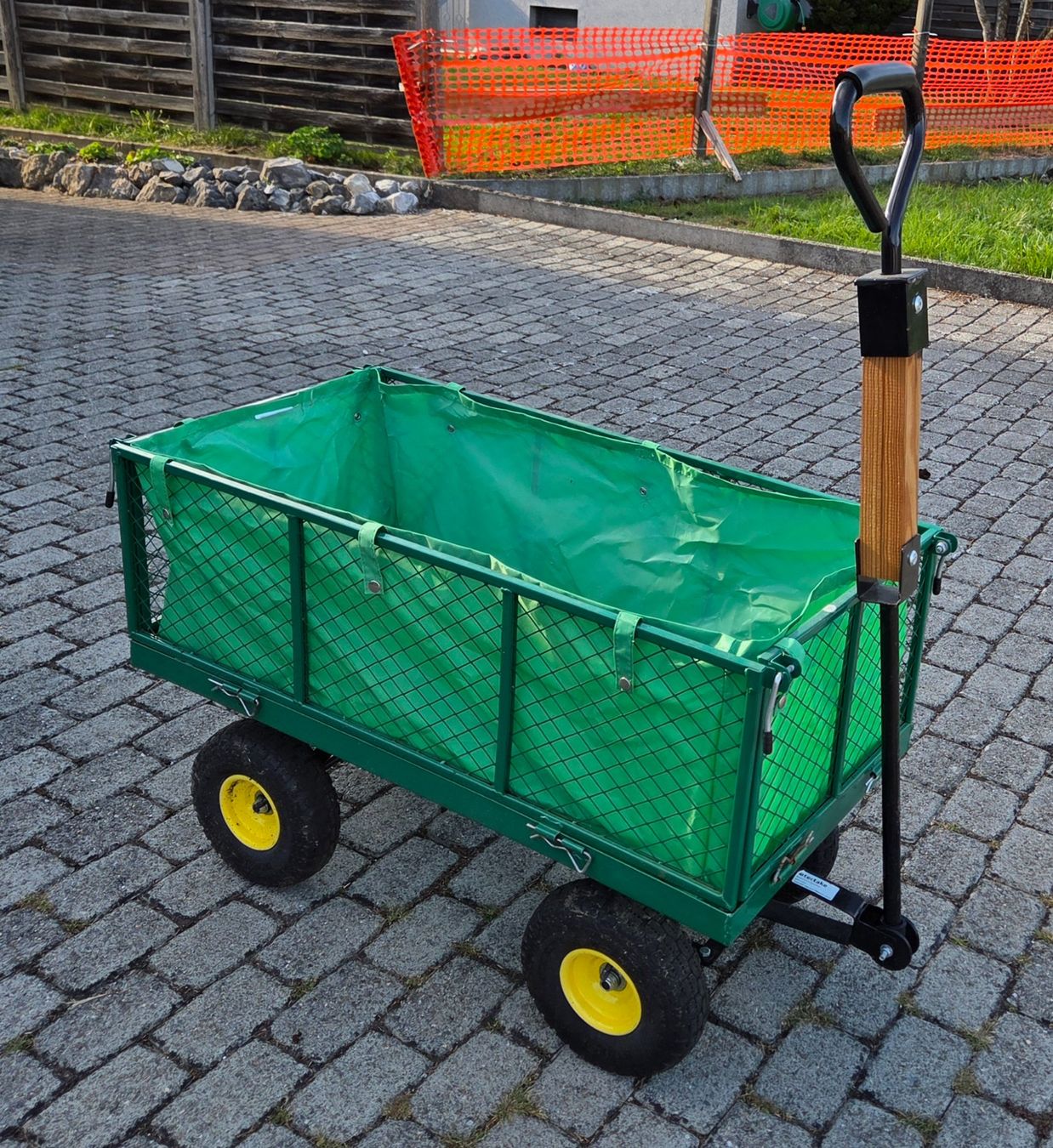 Carriole: Tectake Bollerwagen Metall – Usato da Matzendorf venduto da chicaela