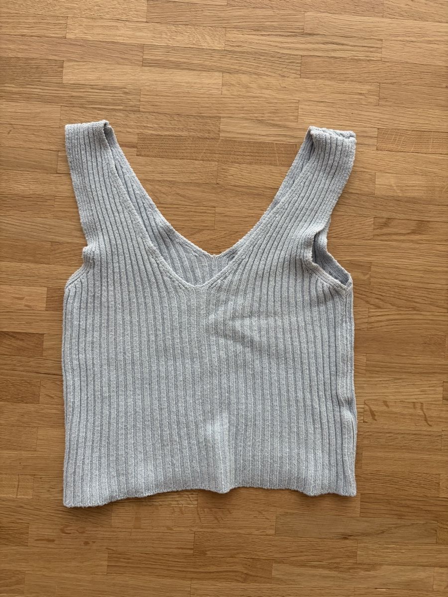 Brandy Melville Top: Brandy Melville Top – Usato da Zürich venduto da car_7h6s