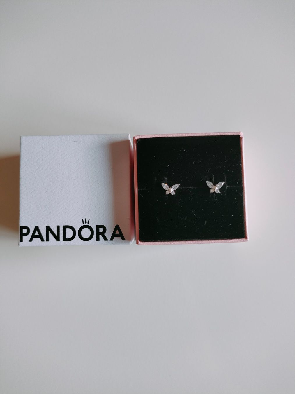 Pandora Ohrringe & -stecker: Wunderschönen silbernen Ohrstecker Pandora – Neu und originalverpackt aus Dietikon von Branquinha1981