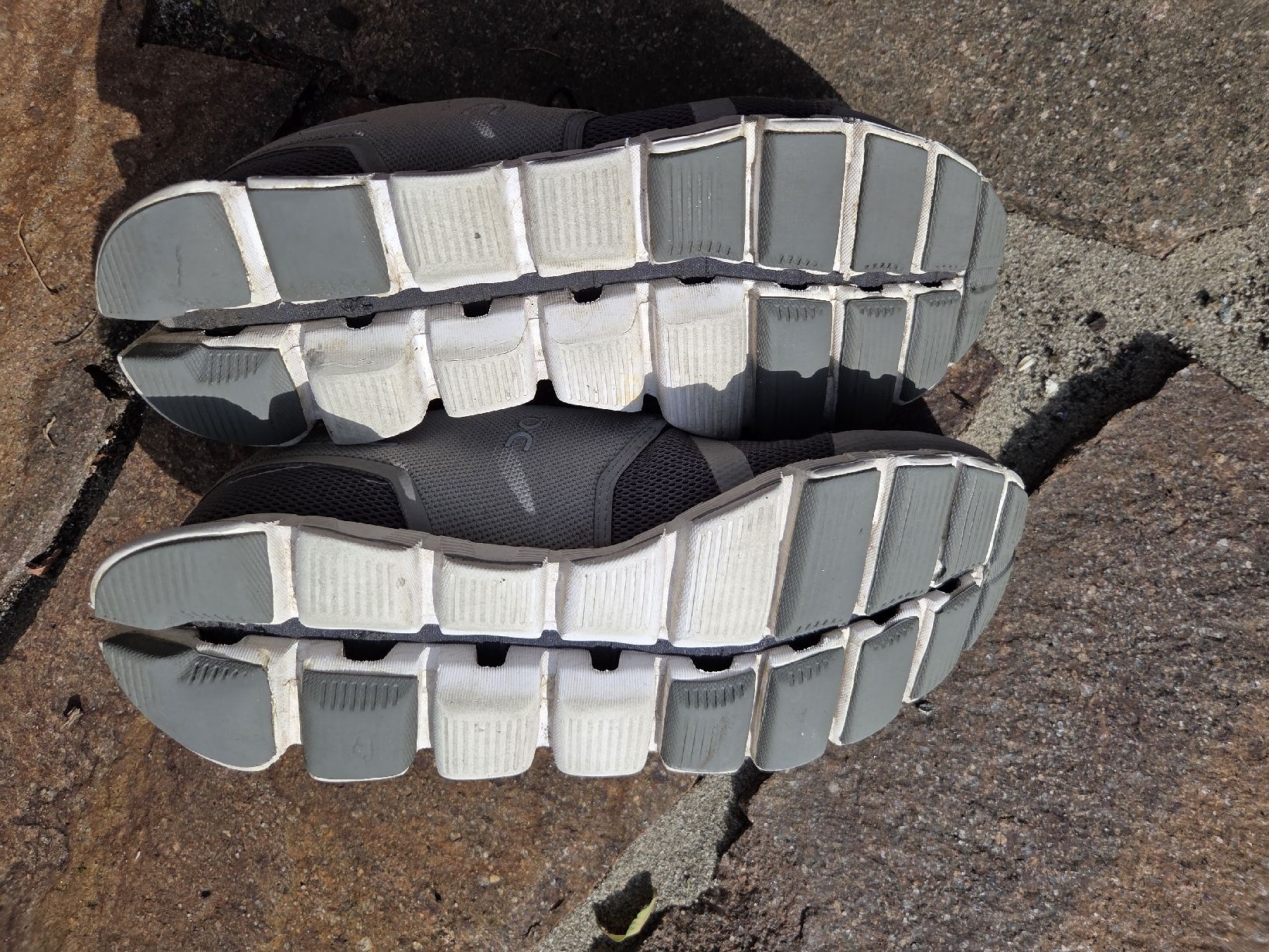 On Scarpe da uomo: ON Cloud Schuhe Herren Grösse 40.5 grau  – Usato da Winterthur venduto da cherzli02 4