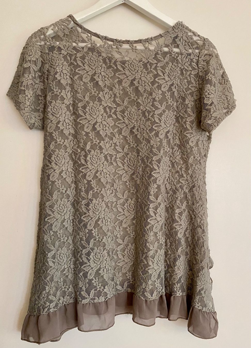 T-shirt: Spitzenoberteil, taupe Gr. M/L – Usato da Zürich venduto da Maria2021 1