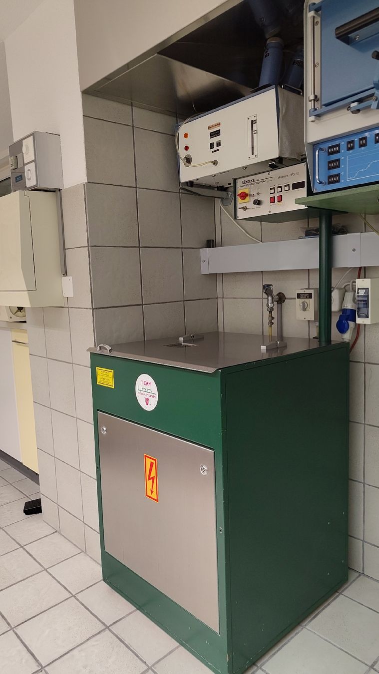 Tutte le macchine: Induktions-Gussschleuder Minitherm Linn HFS 1.6 – Usato da Mollis venduto da price-management 1