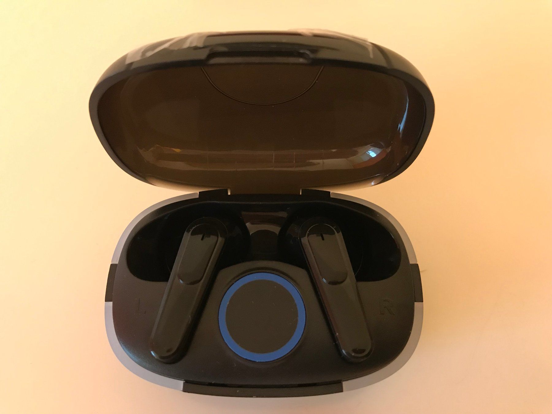 Cuffie: In Ear Bluetooth Earphones – Nuovo (secondo la descrizione) da Grüningen venduto da saya14 3