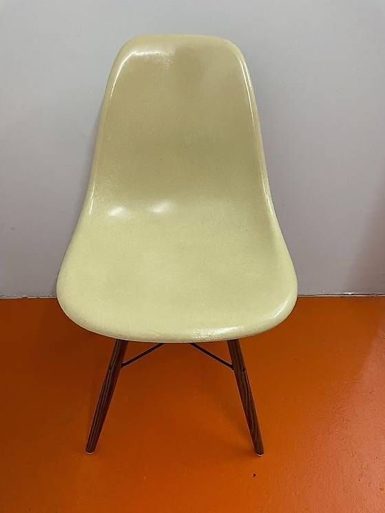 Stühle: Eames Side Chair grey yellow – Gebraucht aus hermrigen von Hasihasi2