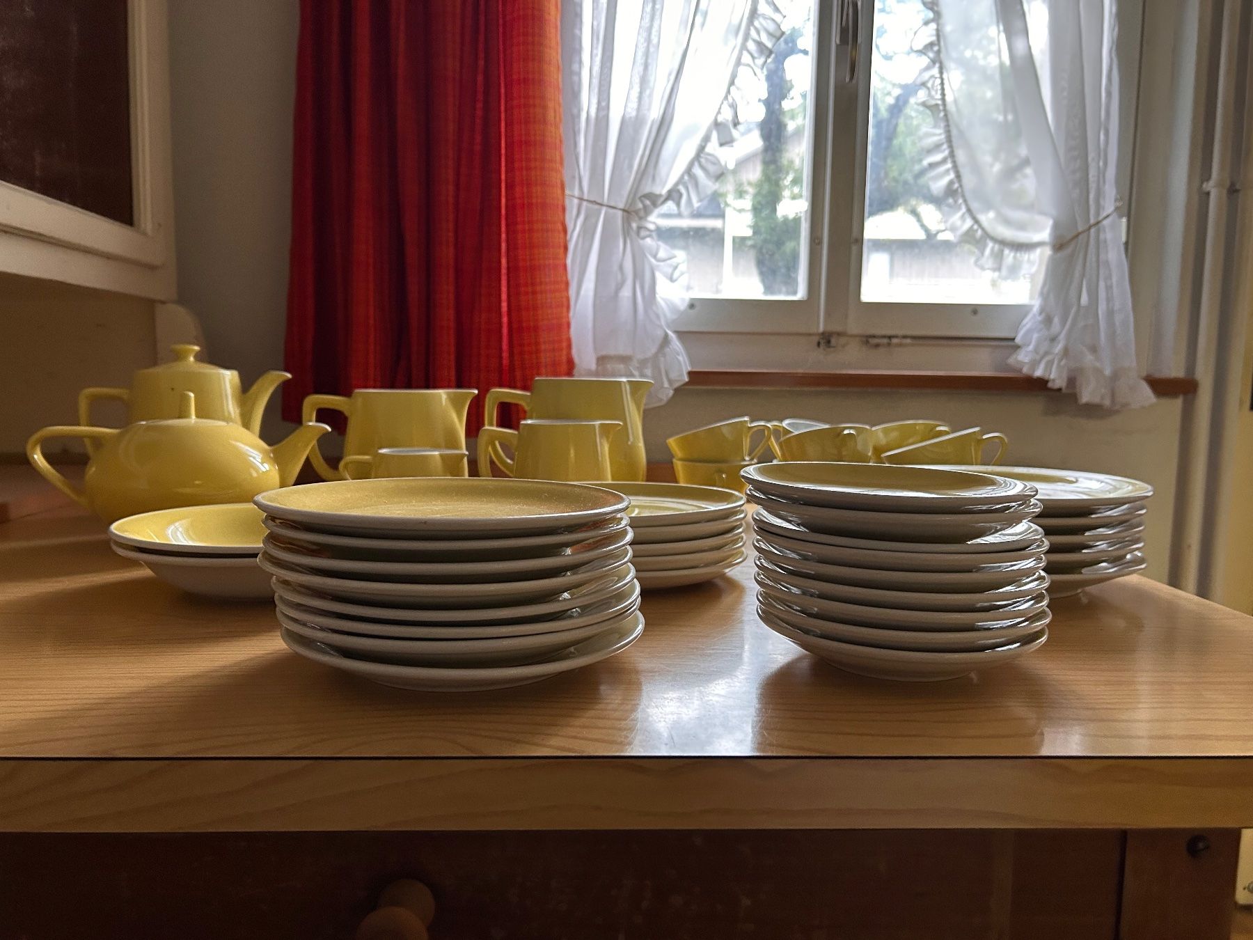 Set di piatti: Geschirrset gelb Keramik – Usato da Ringgenberg BE venduto da MaxMuster10 1