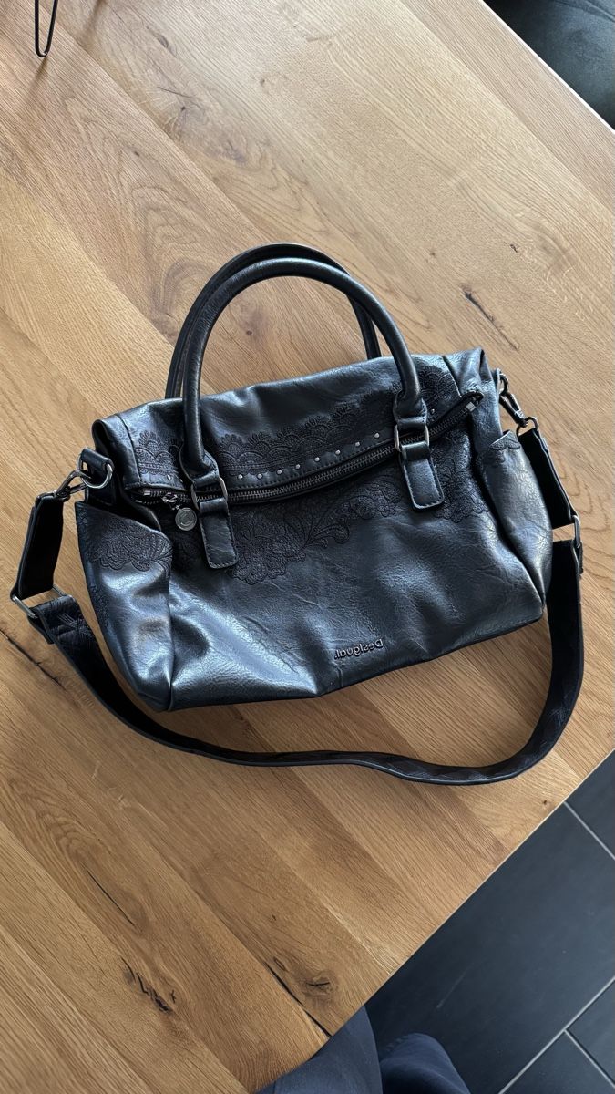 Desigual Altro in  Abbigliamento & Accessori: Desigual Handtasche – Nuovo (secondo la descrizione) da Mellingen venduto da DTSale