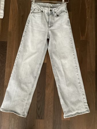 Damen Jeans ONLY hellgrau Grösse 25/30