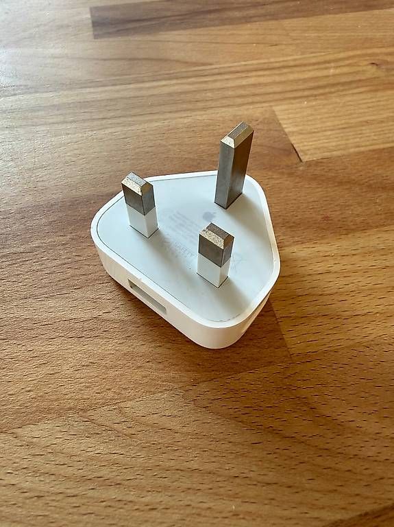 Laufwerke & Adapter: UK Apple Adapter USB – Gebraucht aus Zürich von ali_j58x