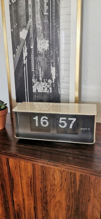 Radio réveil à bascule - France