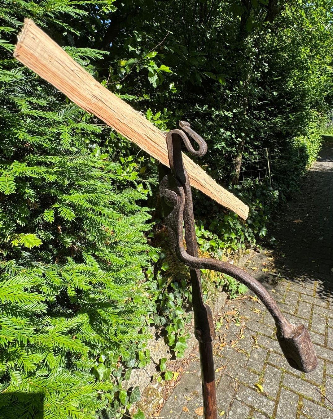 Altro in Decorazioni & Accessori: Antiker, freistehender Kienspanhalter – Usato da Uster venduto da Shanti1