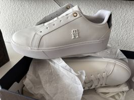Tommy Hilfiger Sneaker weiss neuwertig in Originalbox