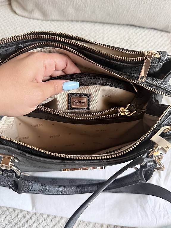 Borse da donna: Guess Handtasche Schwarz  – Usato da Sennwald venduto da Cloe_M98 3