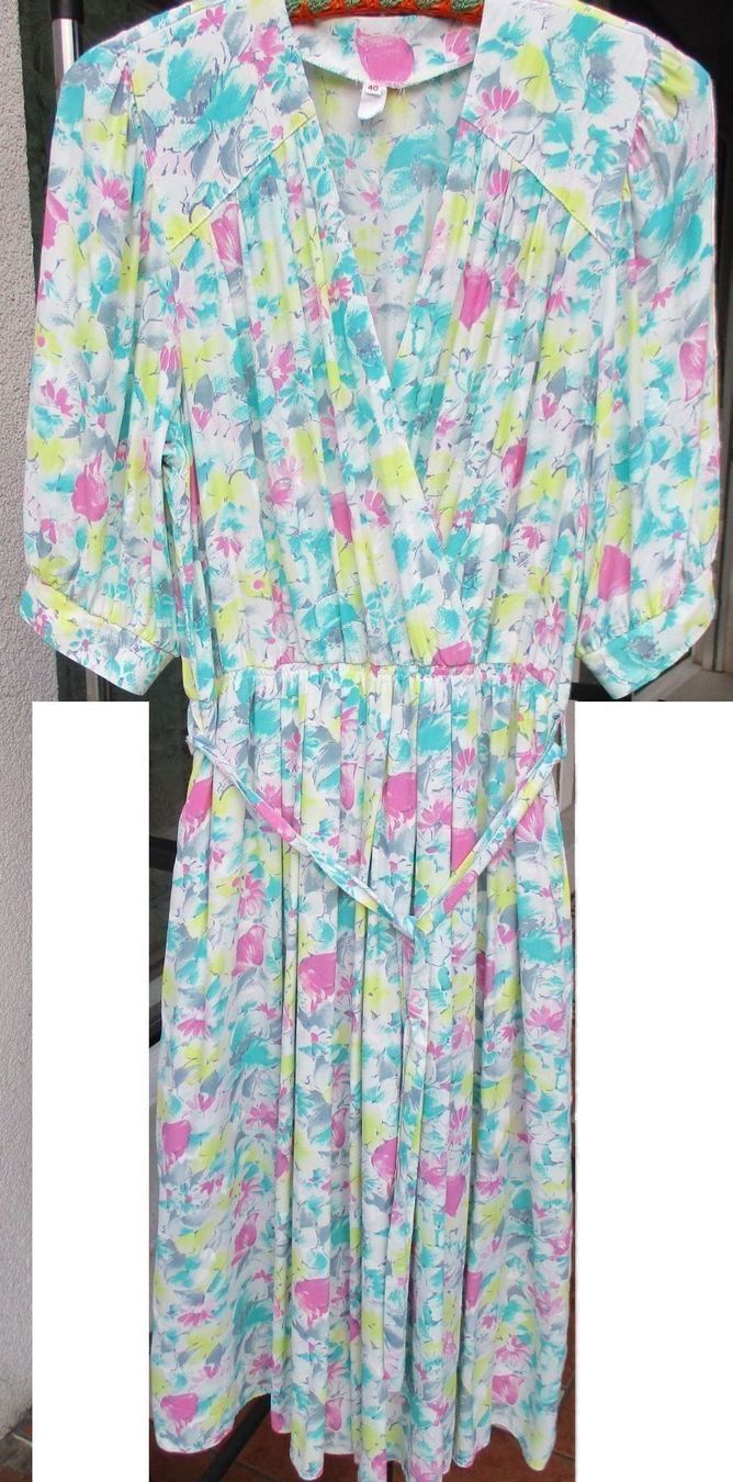 Vestiti: Kleid / bunt – Nuovo (secondo la descrizione) da Flumenthal venduto da novbra