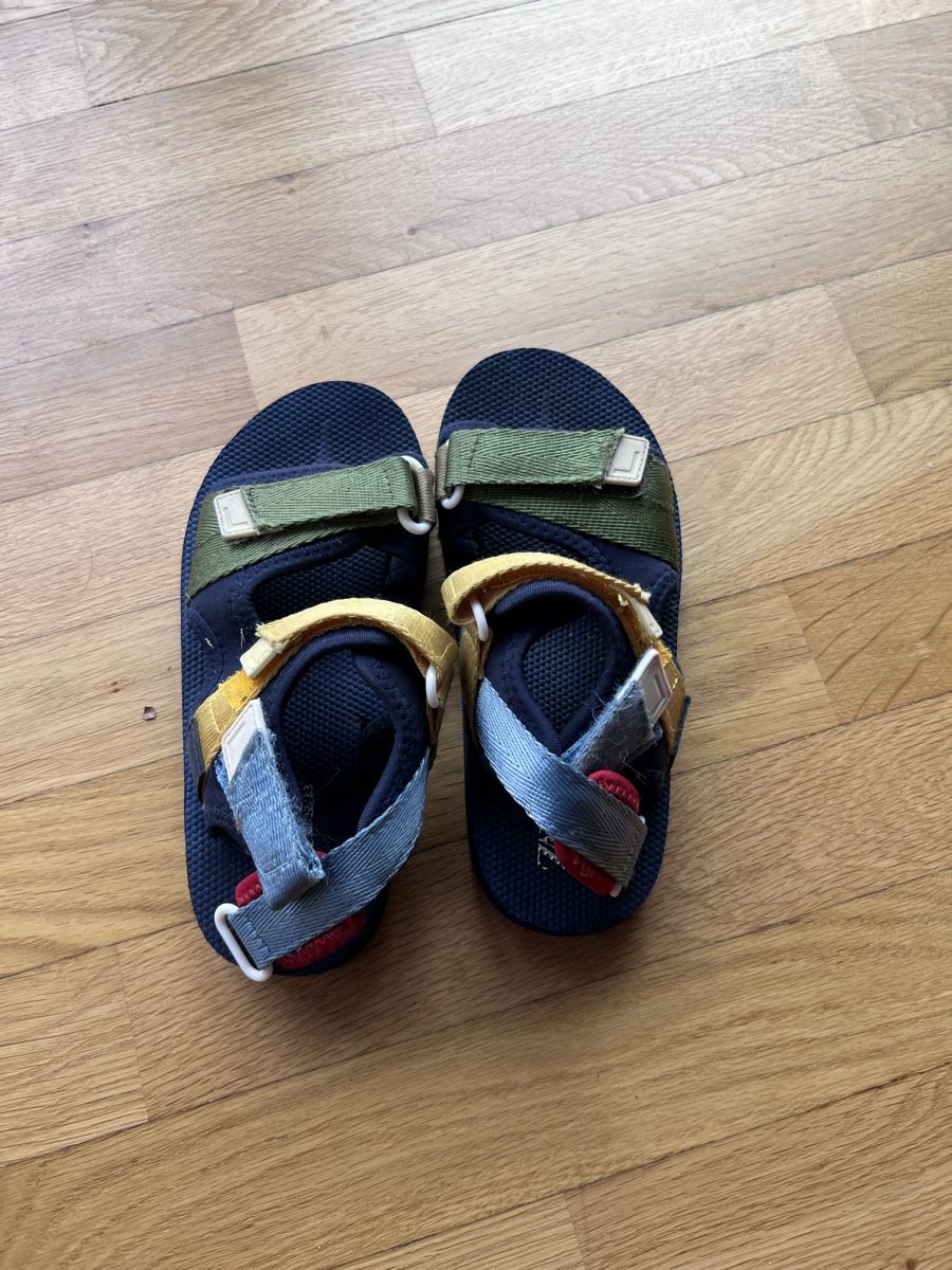 Zara Schuhe für Jungen: Zara Sandalen Kinder 32/33 – Gebraucht aus Neuhaus SG von bernike 1