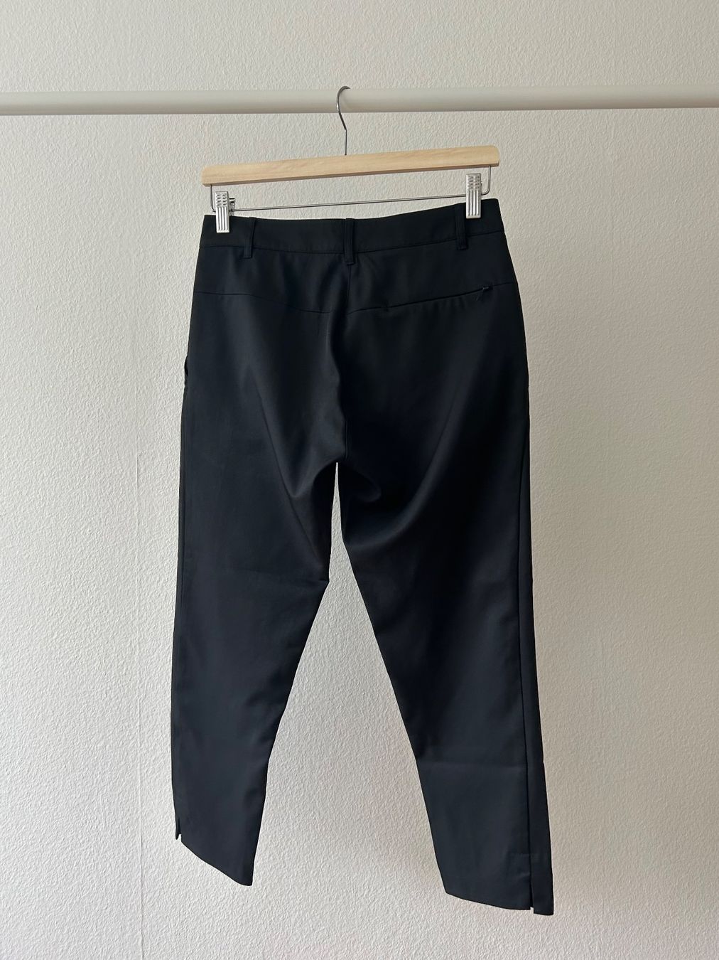 Lacoste Pantaloni: Lacoste cropped trousers – Usato da Zürich venduto da _nathalie_ 1