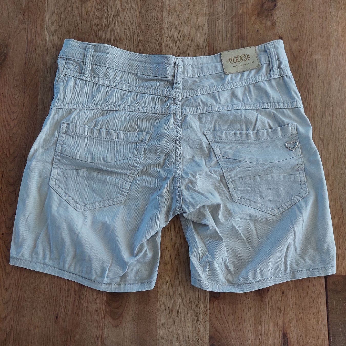 Please Jeans Pantalons: Shorts von Please, XS – D'occasion à Fehraltorf par fridolin024 1