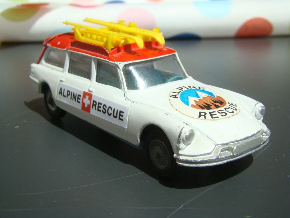 Citroën ID19 Break Safari - Corgi 1/43 for sale online | UK