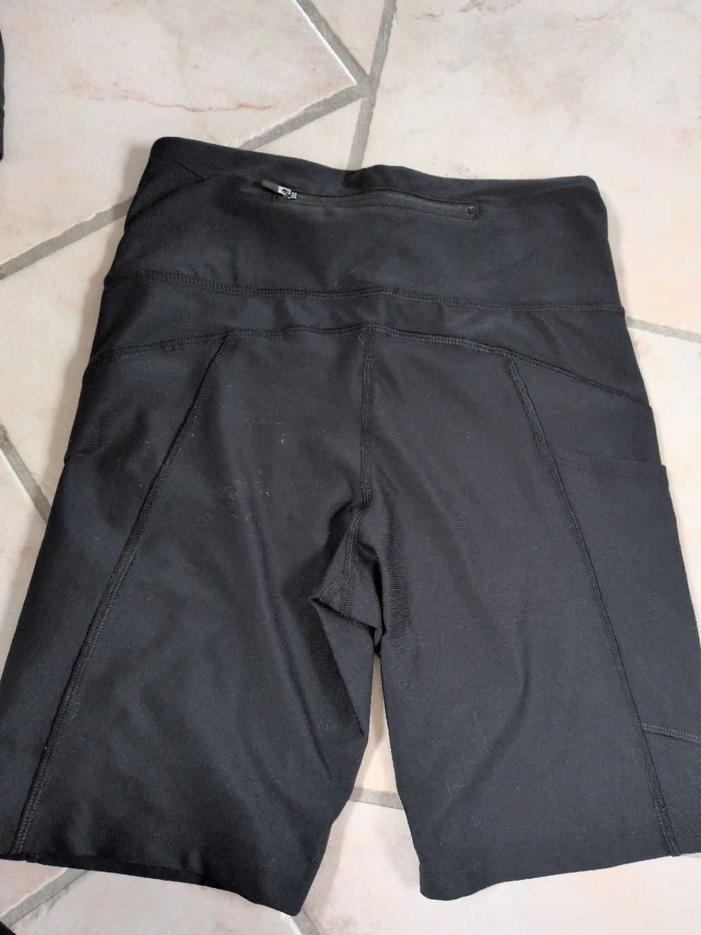 C&A Leggings: Kurze Sporthose Grösse M – Nuovo (secondo la descrizione) da Zürich venduto da stemir 2