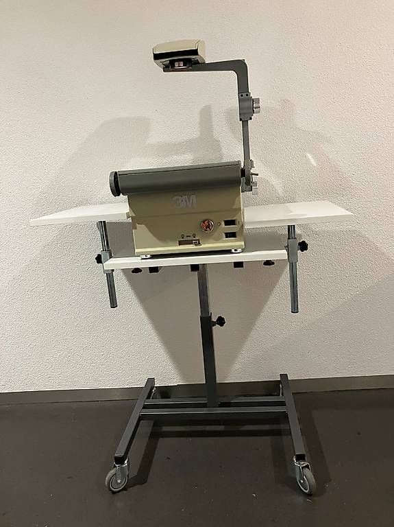 Videoprojektoren: Hellraumprojektor – Gebraucht aus Richterswil von bru_767z 1