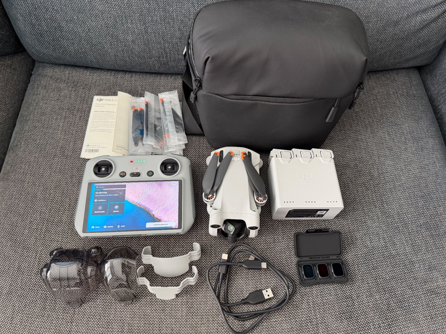 DJI RC Modellbau: DJI Mini 3 Pro Drohne Fly More Set mit Controller, neuwertig – Gebraucht aus Riehen von Nyenhuis 1