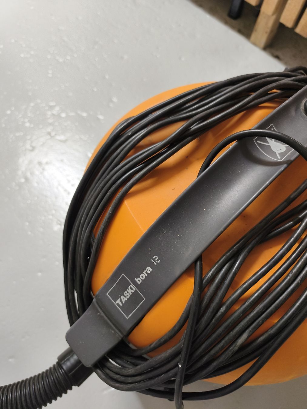 Aspirapolveri & Accessori: Taski bora 12 Staubsauger  – Usato da Frauenfeld venduto da jen_w6cy 2