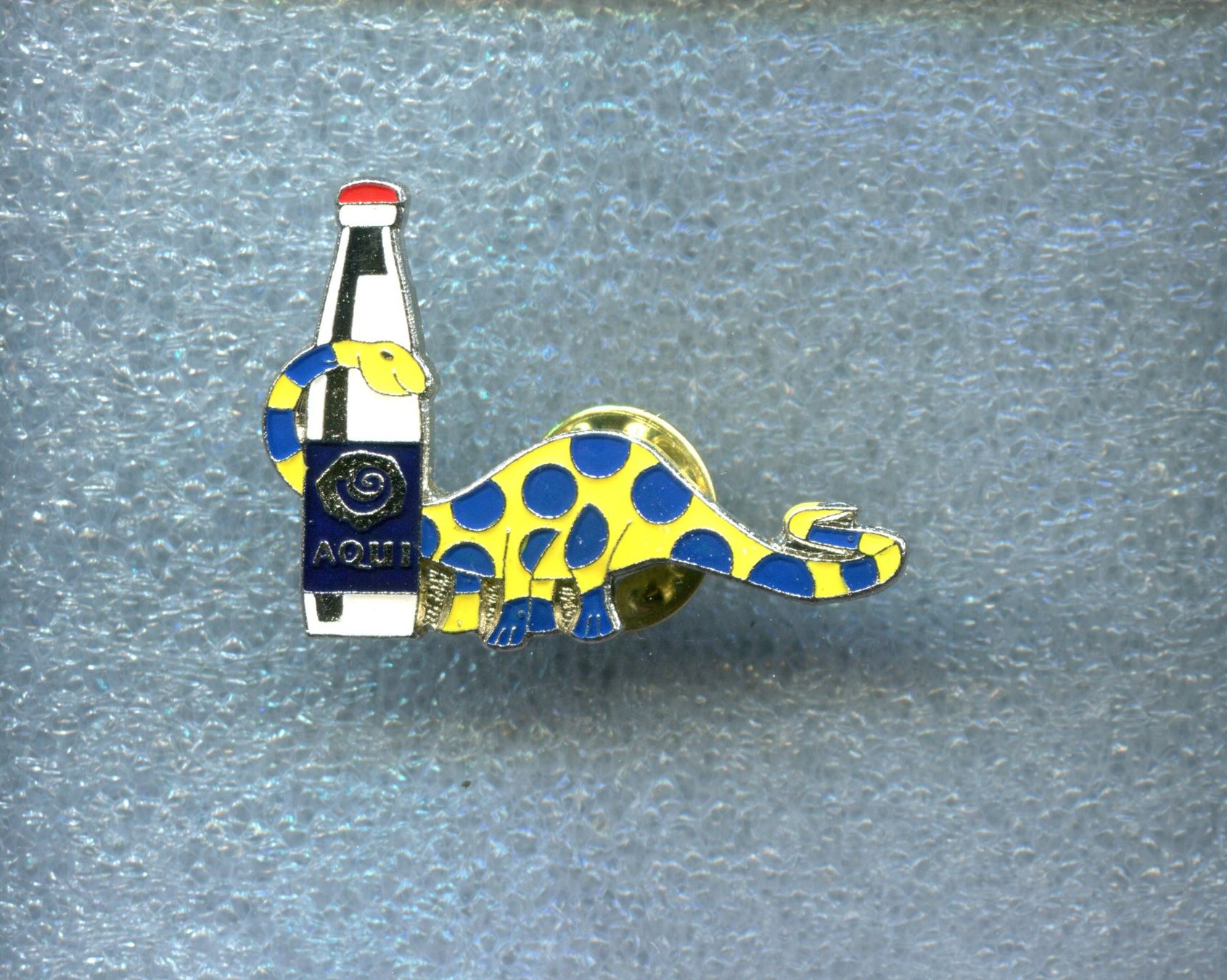 Placchette & Badge: AQUI  Mineralwasser – Usato da Winterthur venduto da Sammleroase