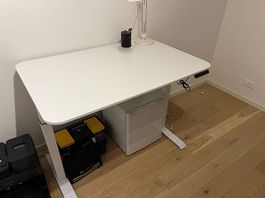 Bureau électrique debout/assis plateau et pied blanc