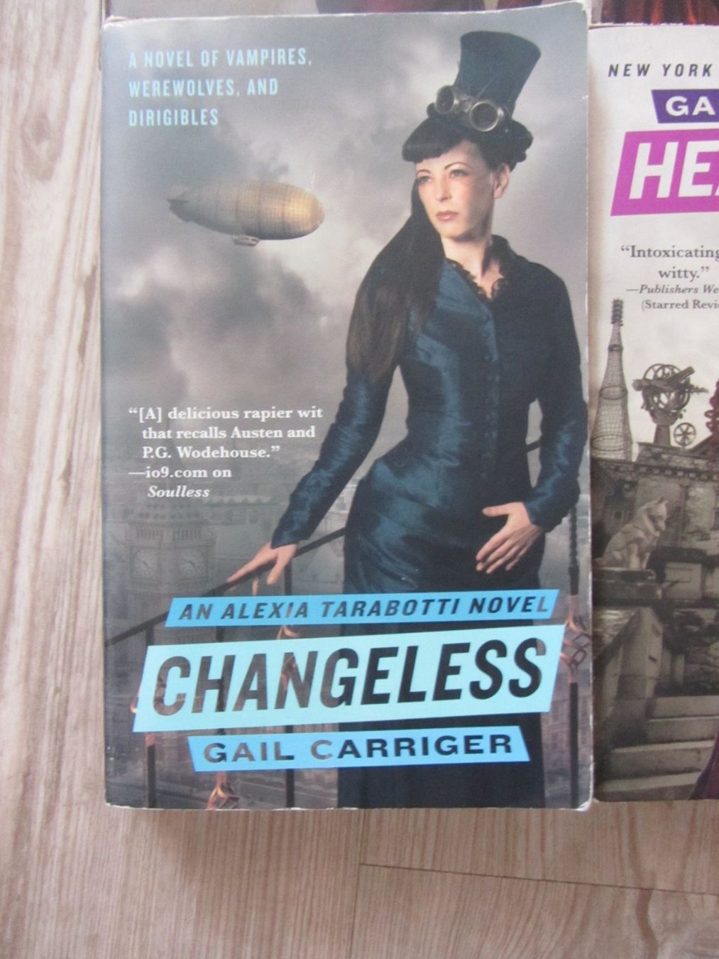 Bücher: 5 Bücher von Gail Carringer in Englisch – Gebraucht aus Malters von moc_z8d9 3