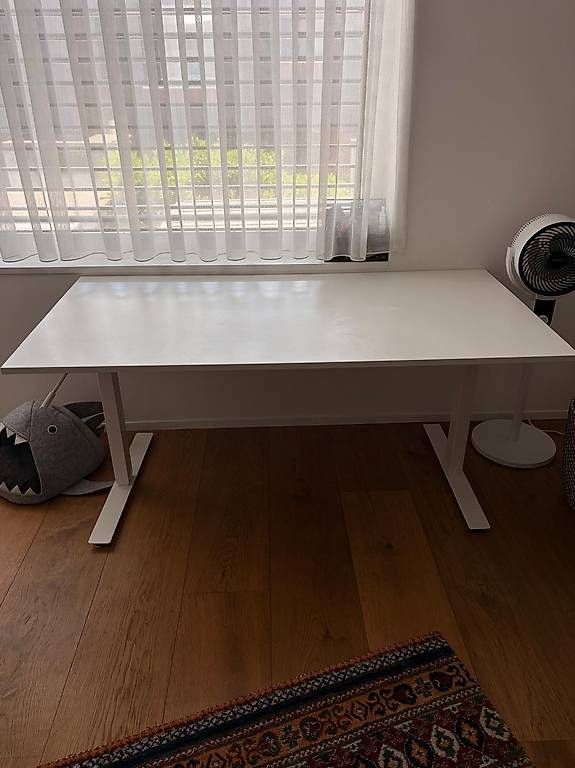 Schreibtische: Büroschrebtisch aus Ikea – Gebraucht aus frauenfeld von FilizS