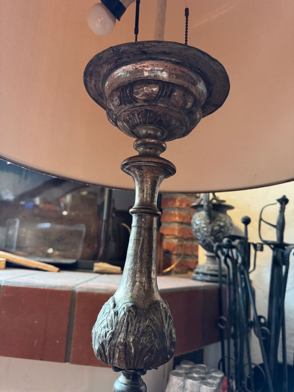Lampade: Antike Tischlampe mit Schirm – Usato da Sachseln venduto da BONATI01 2