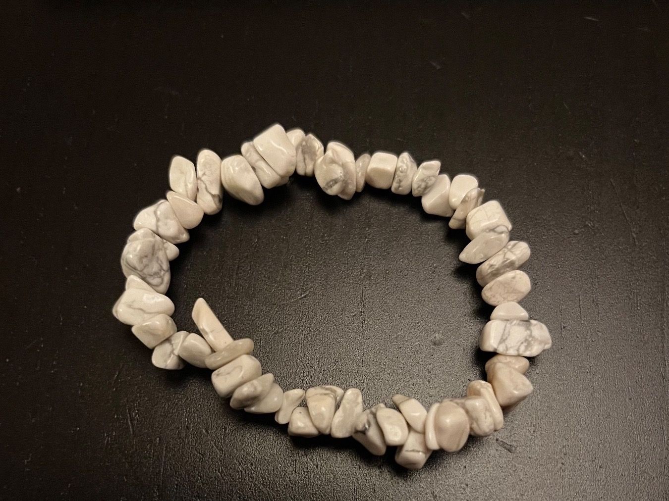 Bracciali & Braccialetti: Armband aus Howlite ( Heilstein, elastisch) – Nuovo (secondo la descrizione) da Gams venduto da Mariawicca