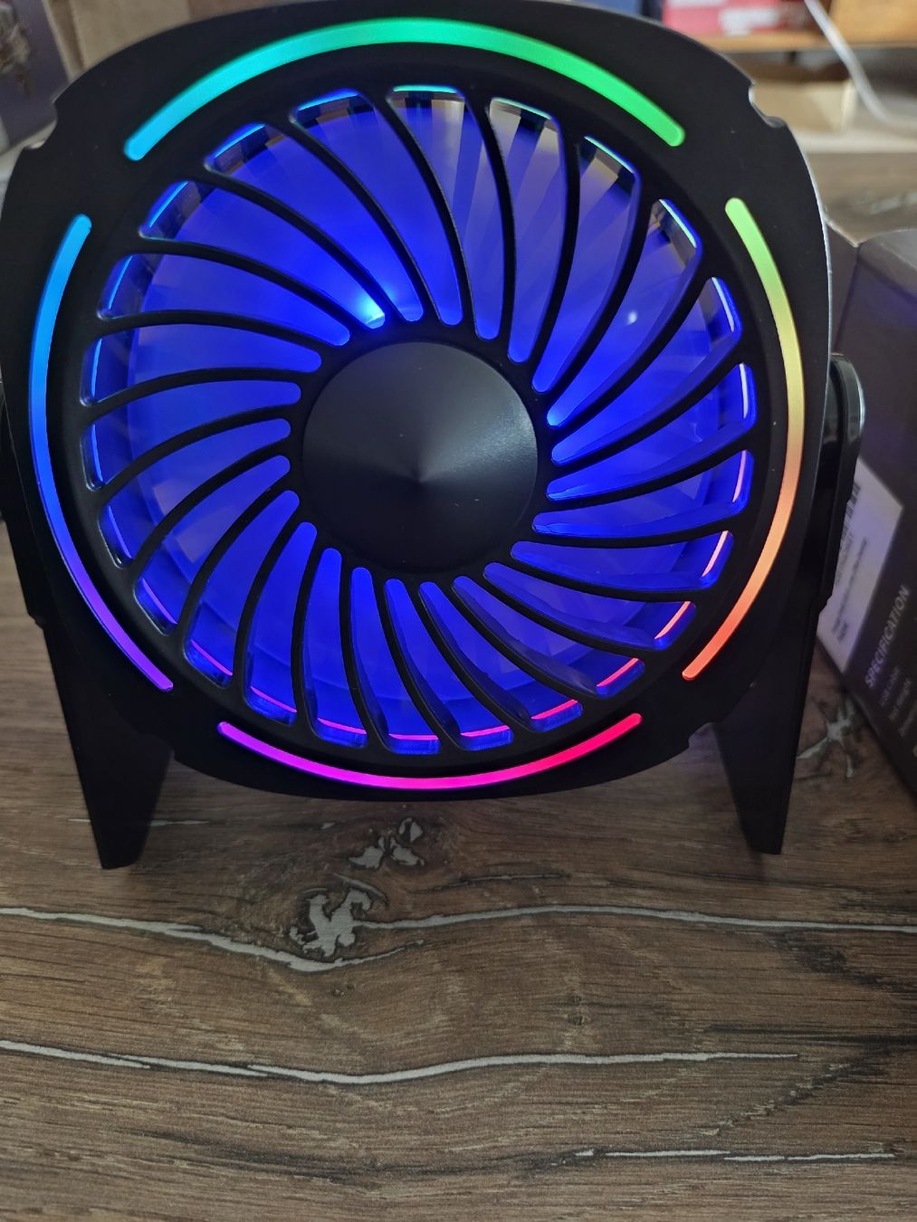 Ventilatoren: Neuwertiger, kleiner Ventilator mit LED Lichteffekt – Neu und originalverpackt aus Hitzkirch von kae_2j8c 1