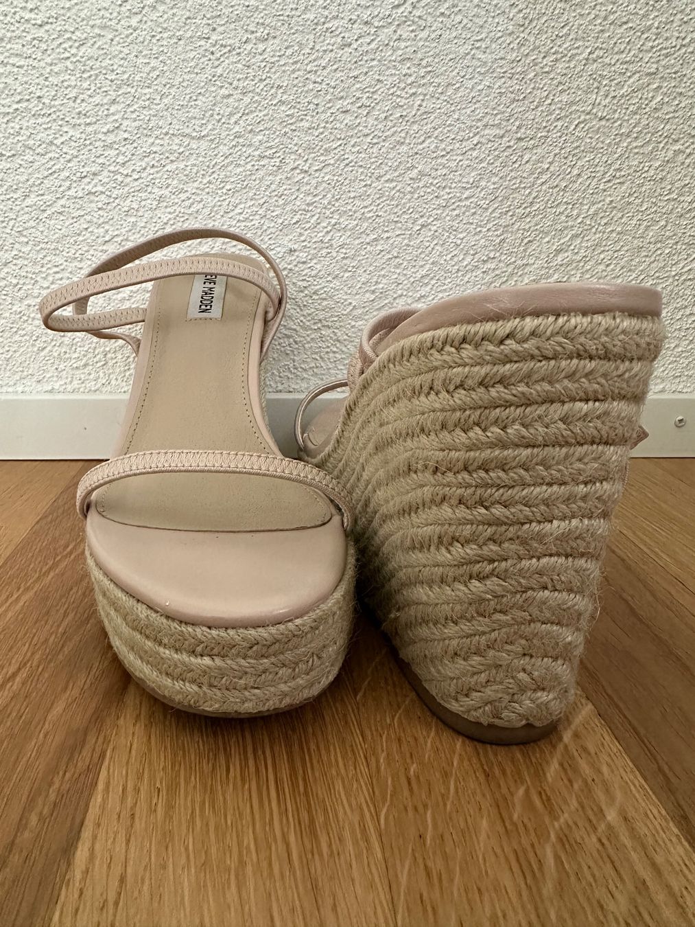 Steve Madden Damenschuhe: Steve Madden Keilsandalen Espadrilles beige Grösse 41 – Neu (gemäss Beschreibung) aus Glattbrugg von SMusic98