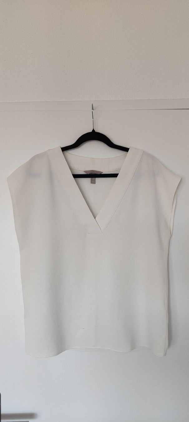 Top: Tops (size M-L) – Usato da Oberbuchsiten venduto da DianaLup 7