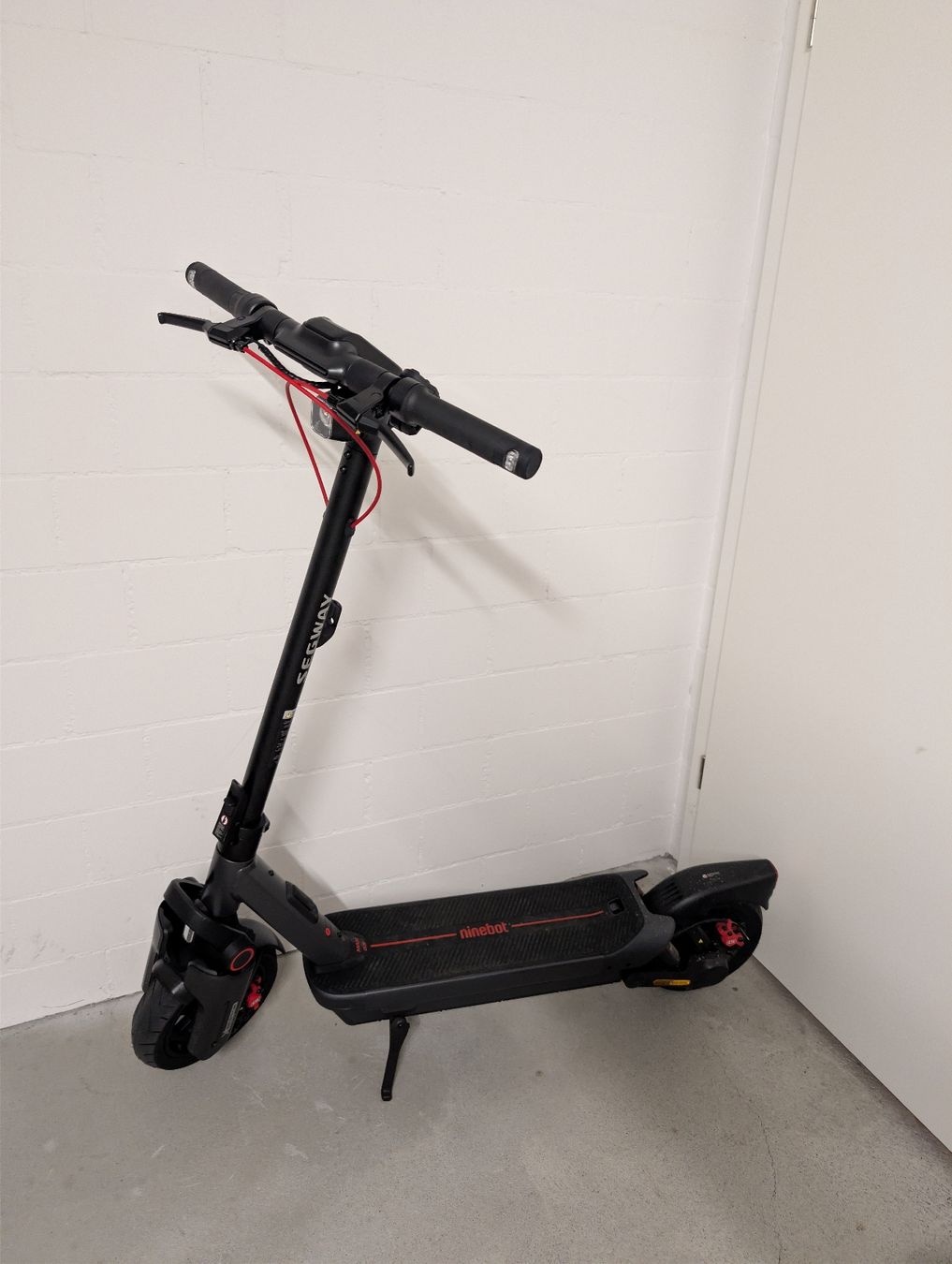 Segway Kickboard: Elektro Scooter Segway Ninebot MAX G3 D – Usato da Tegerfelden venduto da Zeno18