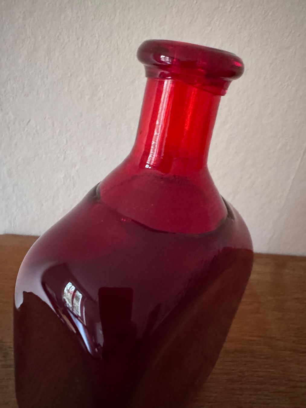Vasi & Recipienti: Mid Century Glasvase rot – Usato da Zürich venduto da casual4 5