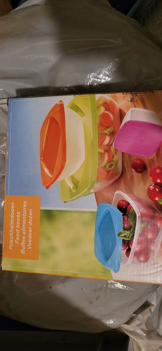 Tupperware Contenitori & Simili: Frischhaltedosen von Tupperware (4-teilig) – Nuovo e nell'imballaggio originale da Studen BE venduto da mar_6qqp
