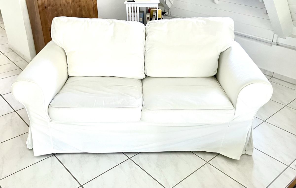 Sofas: Ektorp Zweiersofa – Gebraucht aus Neerach von FarbenundLacke