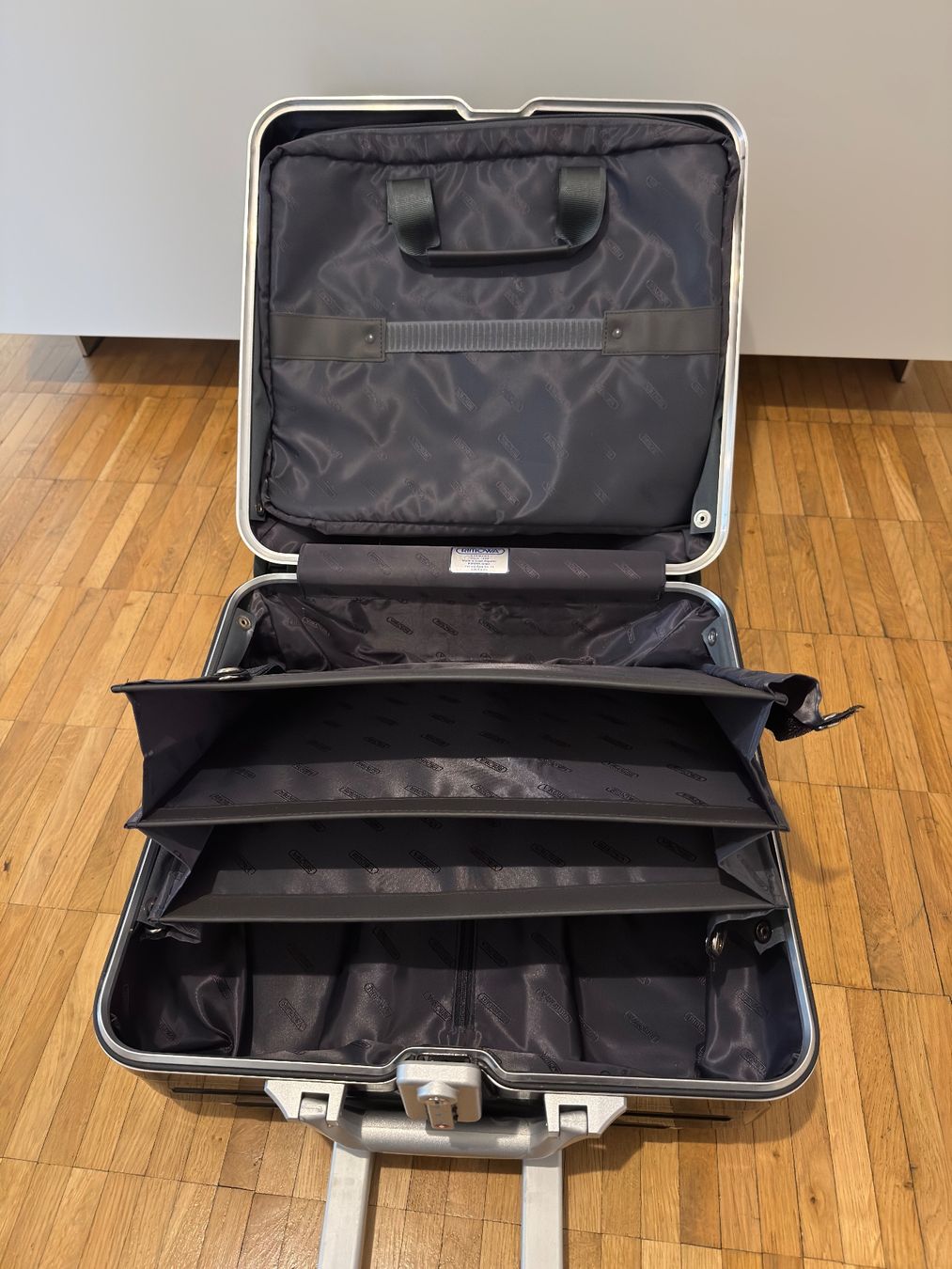 Rimowa Reisekoffer: Rimowa Business Trolley – Gebraucht aus Wallisellen von BlackWhite 5