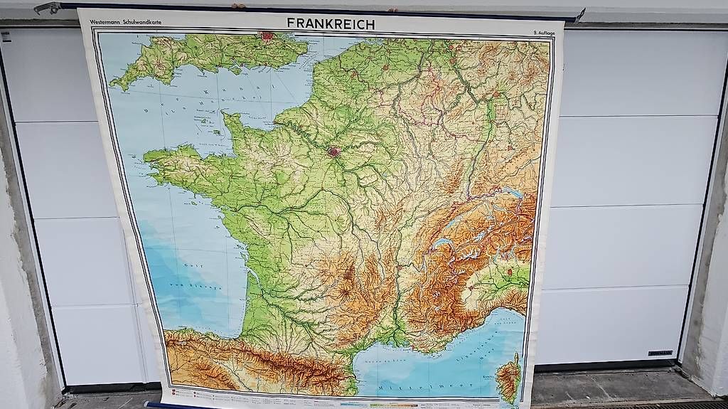 Cartine & Atlanti: Schulwandkarte FRANKREICH – Usato da Hunzenschwil venduto da Matthinique