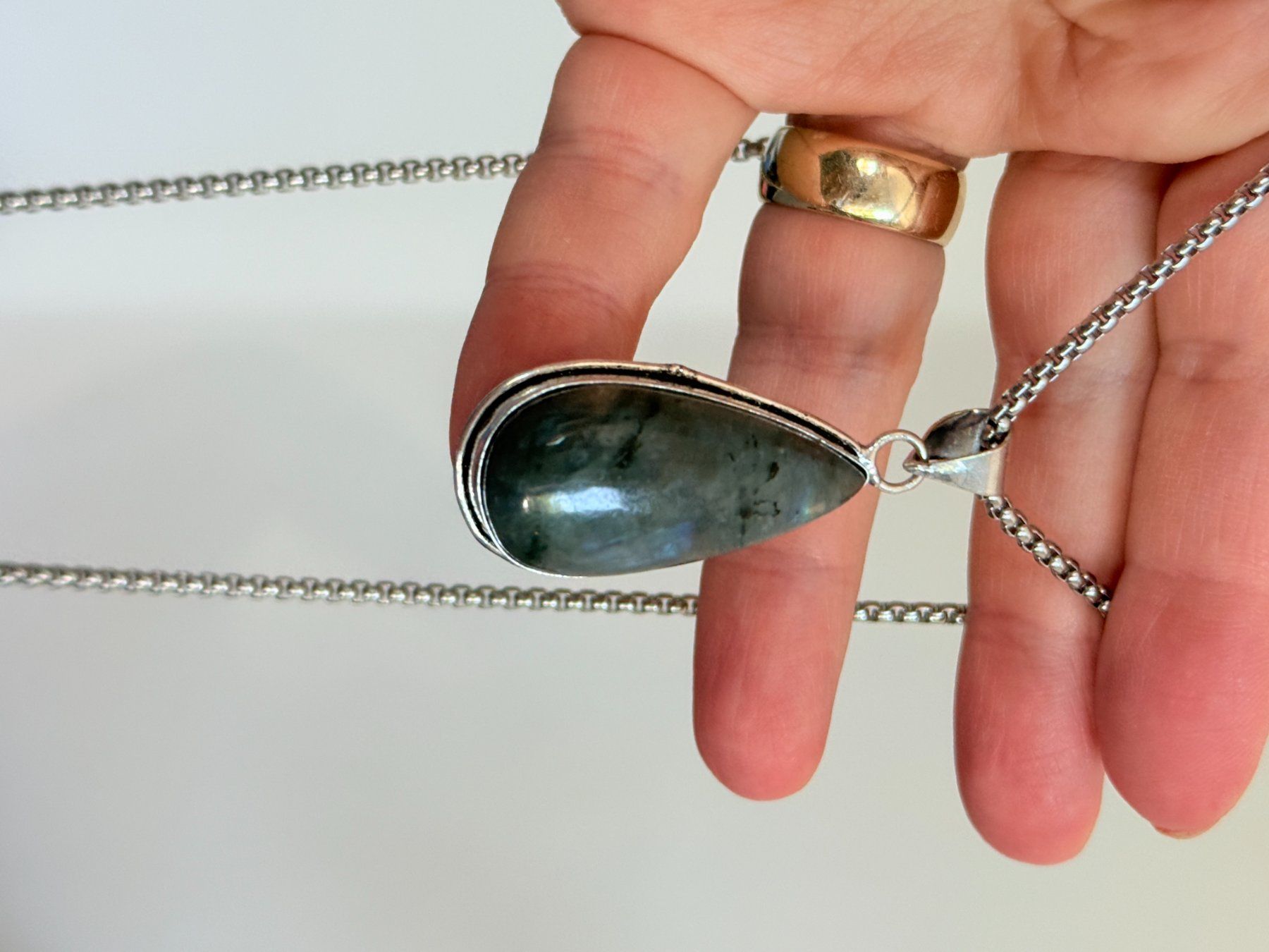 Catenine: Collier vintage avec pendentif en Labradorite – Nuovo e nell'imballaggio originale da Genève venduto da AWWA 3